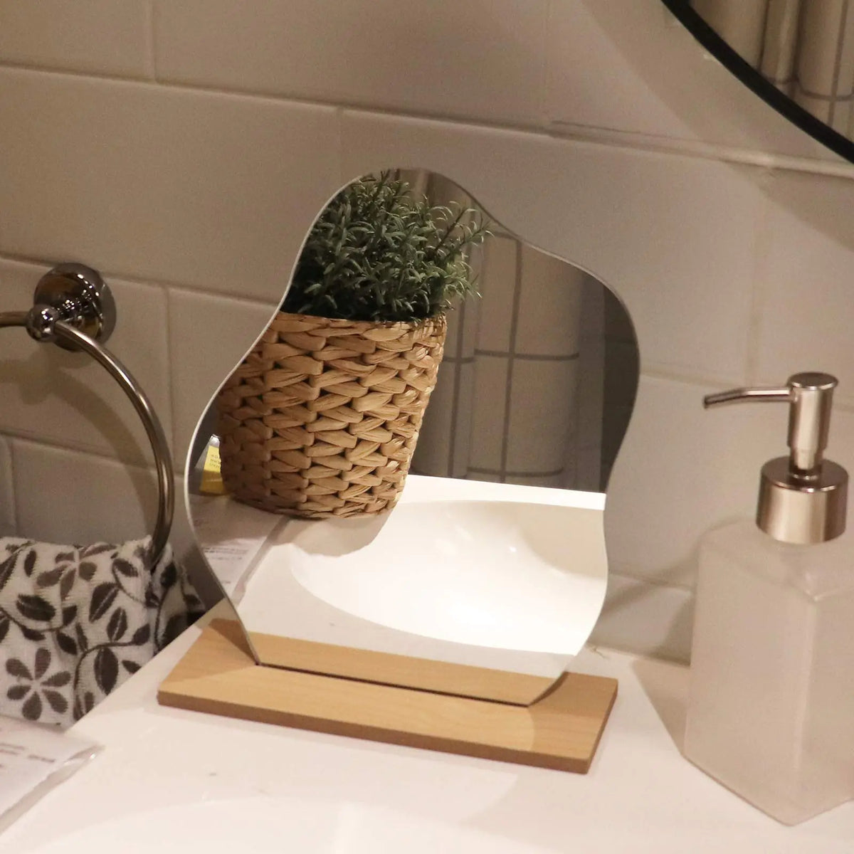 DaizySight Cloud Acrylic Vanity Mirror with Bamboo Stand